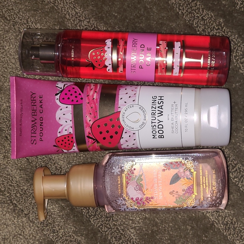 🆕️B&BW Strawberry Poundcake & Snowflakes Set
